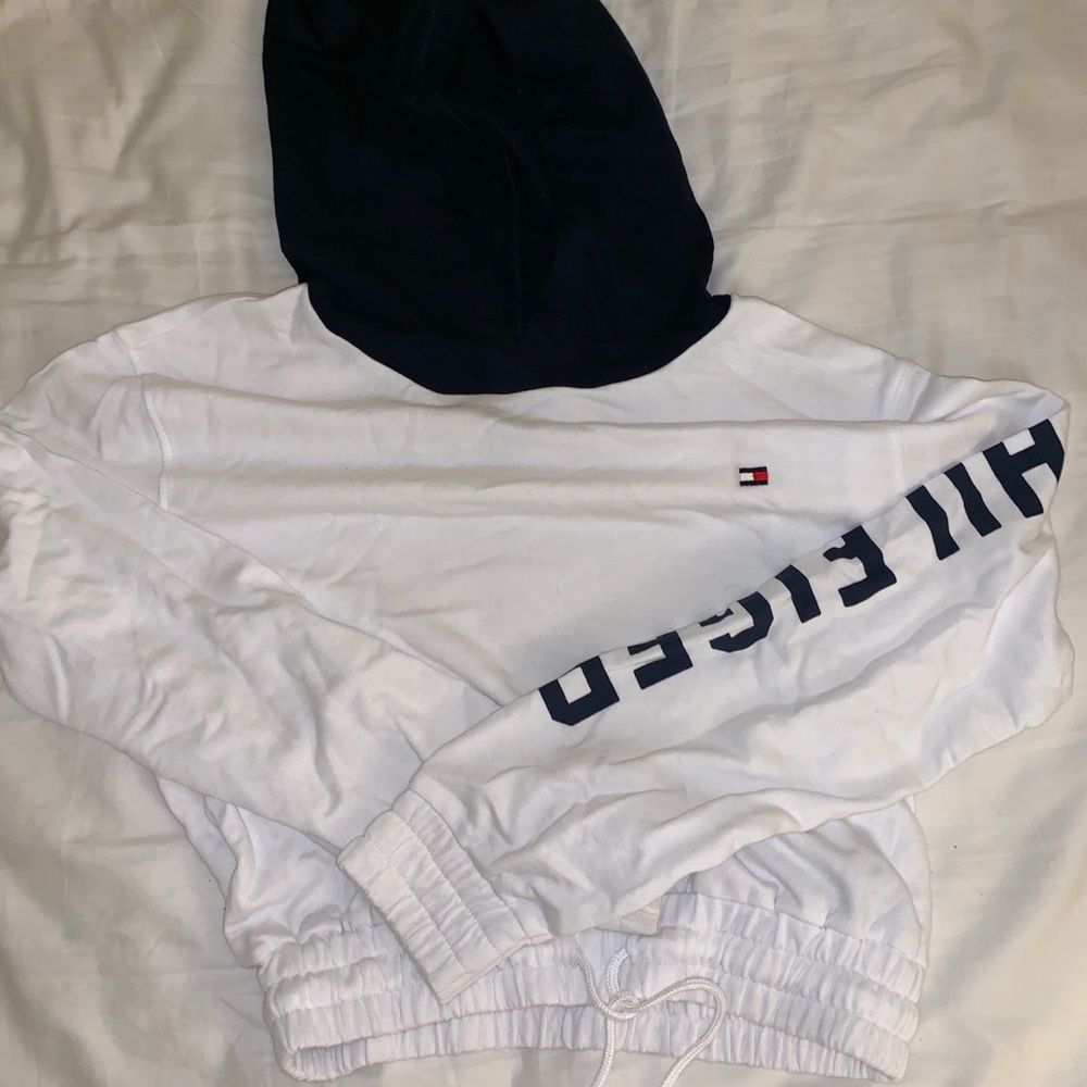 Tommy Hilfiger cropped draw string hoodie